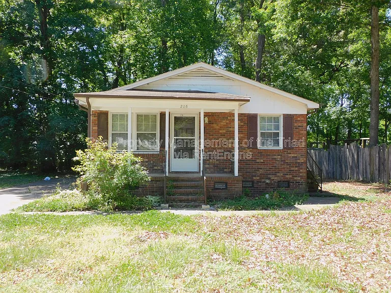 216 Matt Pl — Photo 1