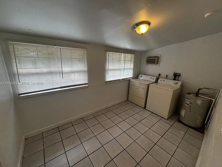 SW 58th Ct — Photo 8