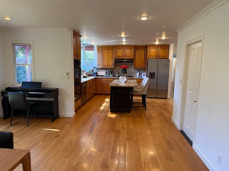 541 Cecelia Ct — Photo 11