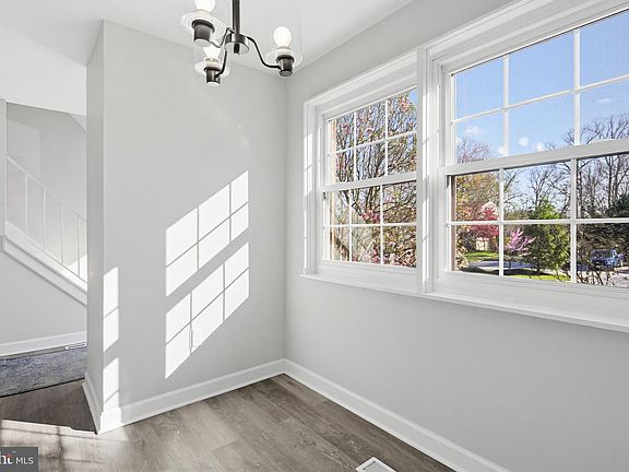 4th image of 46 Kimball Ridge Ct