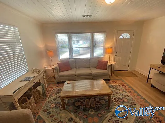 1236 Oshaughnessy Ave NE — Photo 5