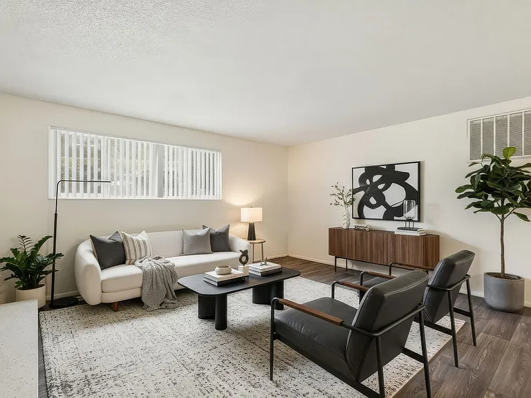 Christopher Village Apartments — Photo 10