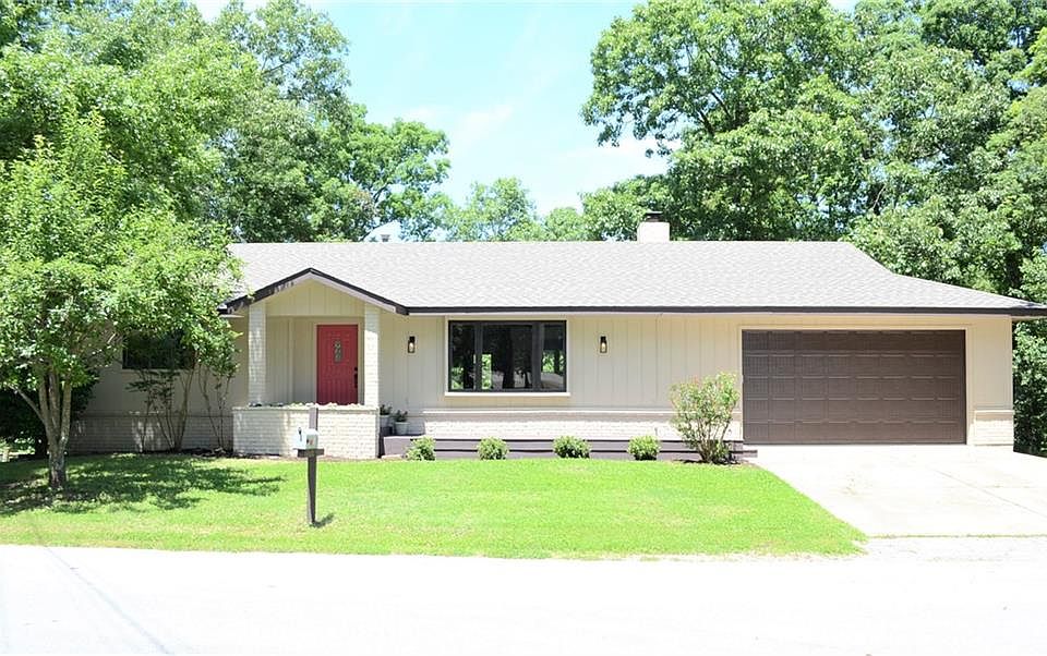 1st image of 20 Enfield Dr