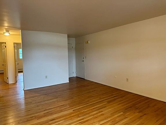 5th image of 3004 Elm St Unit 1B