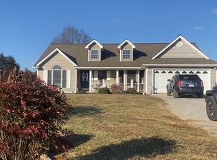 8161 Albany Rd, Burkesville, KY 42717