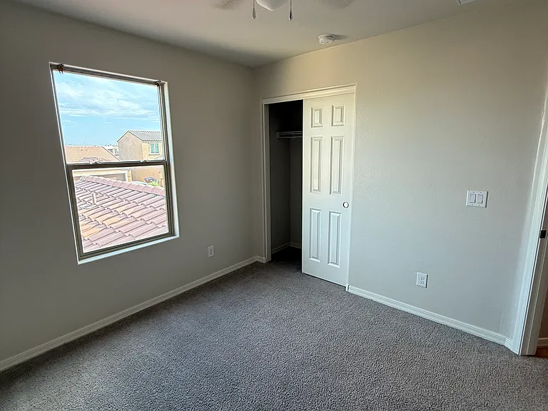 810 W Raymond St — Photo 8