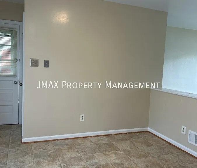 5240 Springlawn Ave — Photo 7