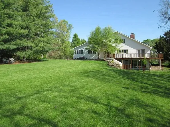 105 W Summit St, Smithville, MO 64089