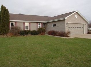 735 Jennifer Ct, Omro, WI 54963