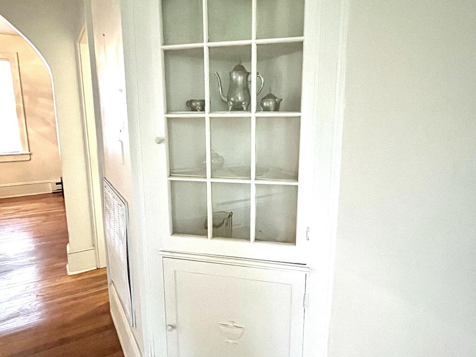 16th image of this home