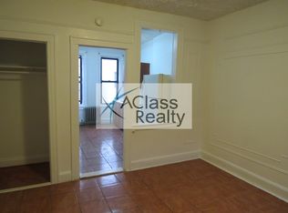 3086 45th St #2A, Astoria, NY 11103