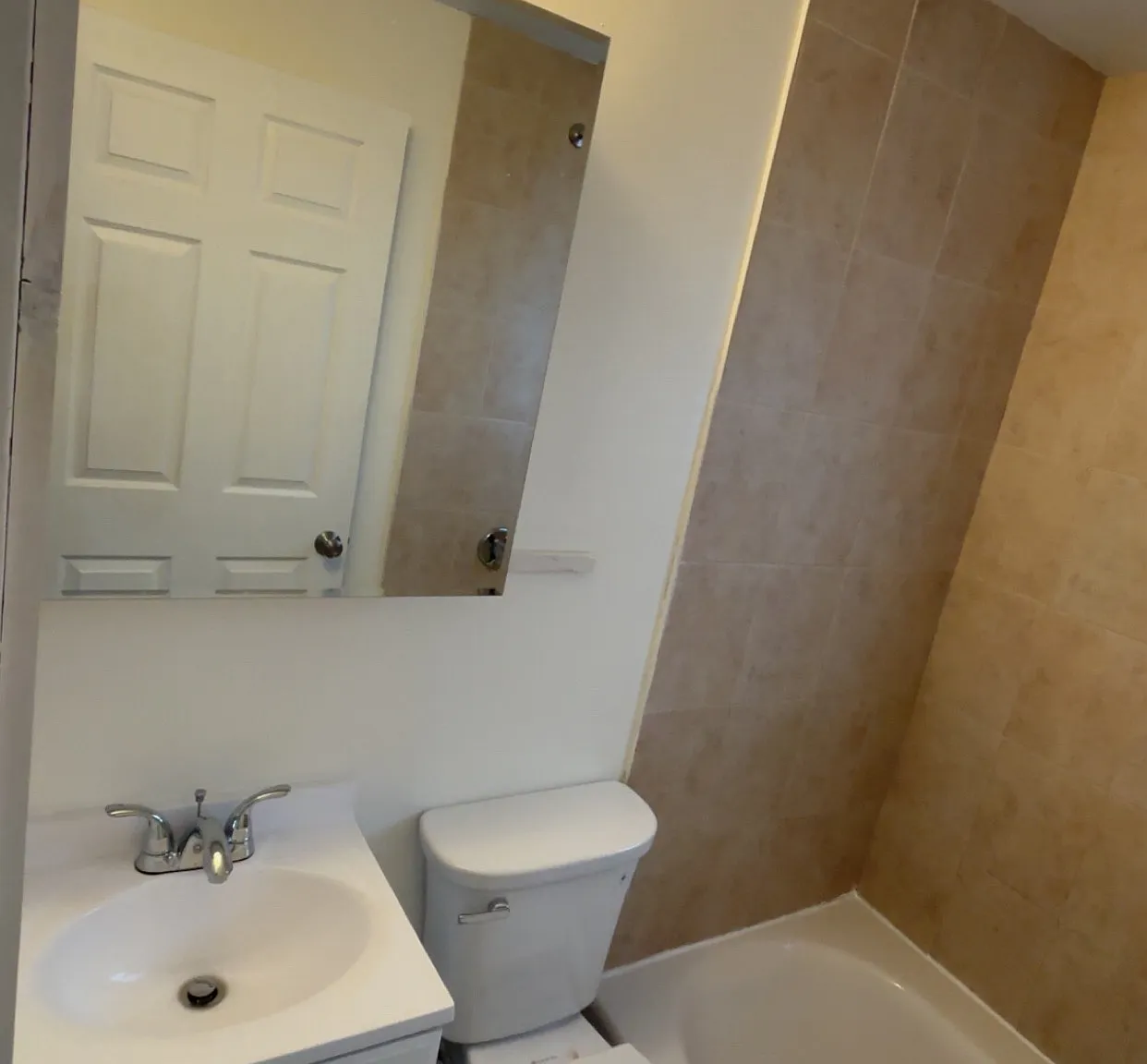 2 bed, 625 sqft, $1,800 — Photo 3
