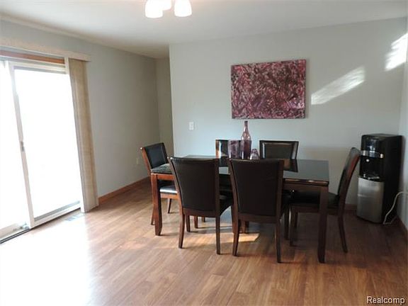 4th image of 1549 S Creek Dr