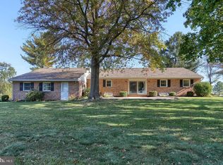 221 Golf Rd, Myerstown, PA 17067