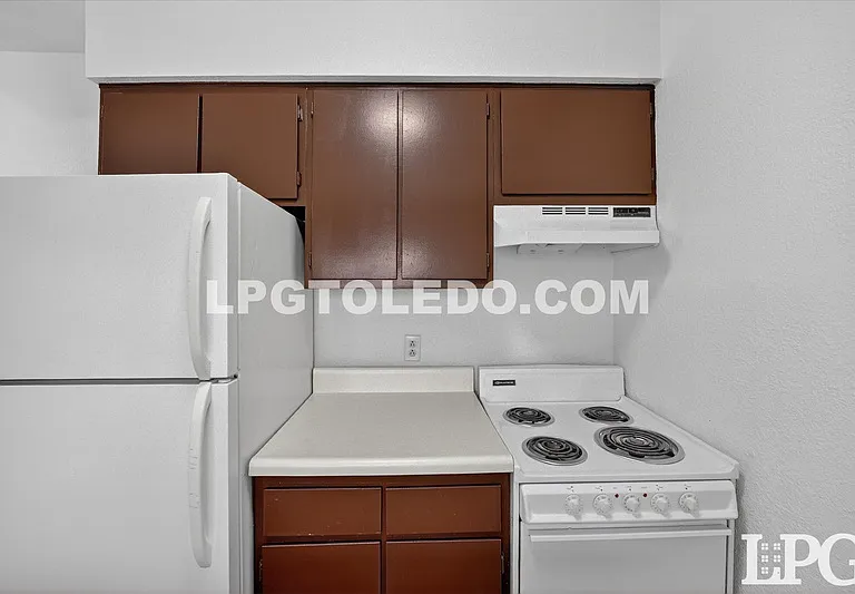 1230 Bedford Woods Dr #8 — Photo 11