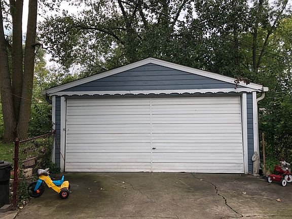 2nd image of 804 Gargantua Ave