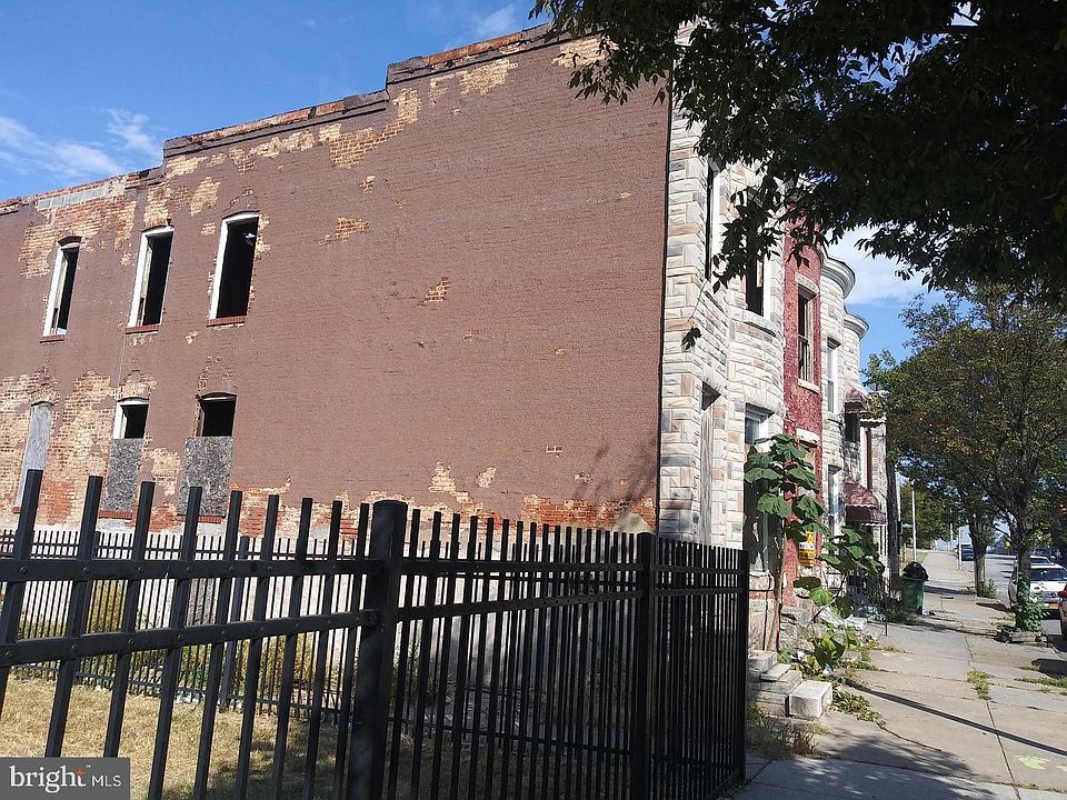 2nd image of 1220 N Patterson Park Ave