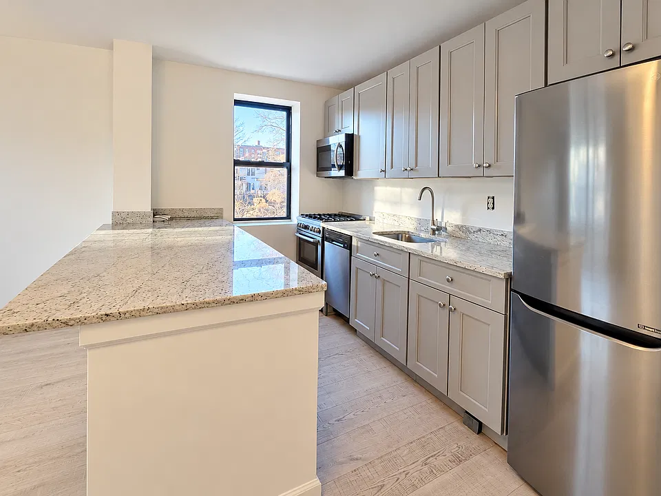 829 Greenwood Ave #2P