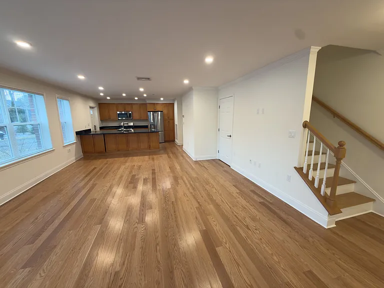 301 Paine Ct — Photo 3
