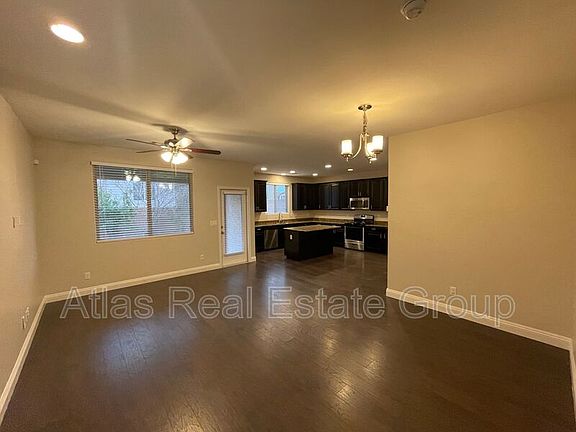 5th image of 882 Royal Amethyst Way