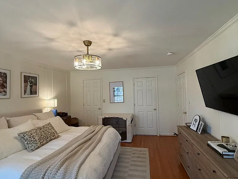 619 Chesterfield Cir — Photo 16
