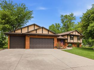 5724 Auto Club Cir, Bloomington, MN 55437