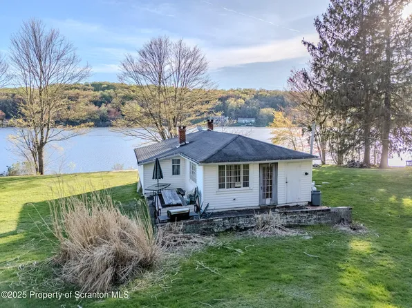 272 Lake Blvd, Union Dale, PA 18470