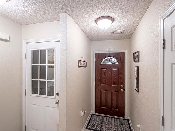 4th image of 26 Brenda Dr