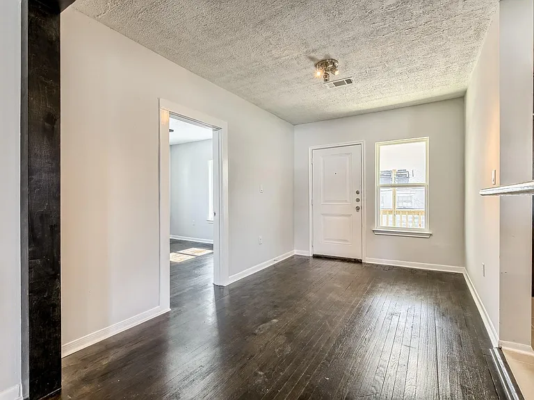 519 W Clay St #2 — Photo 14