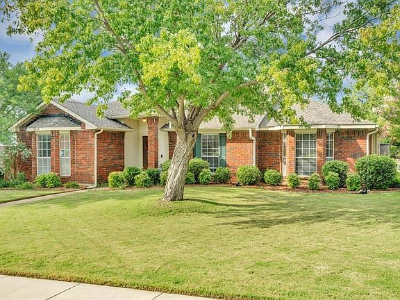3rd image of 3809 Silver Maple Dr