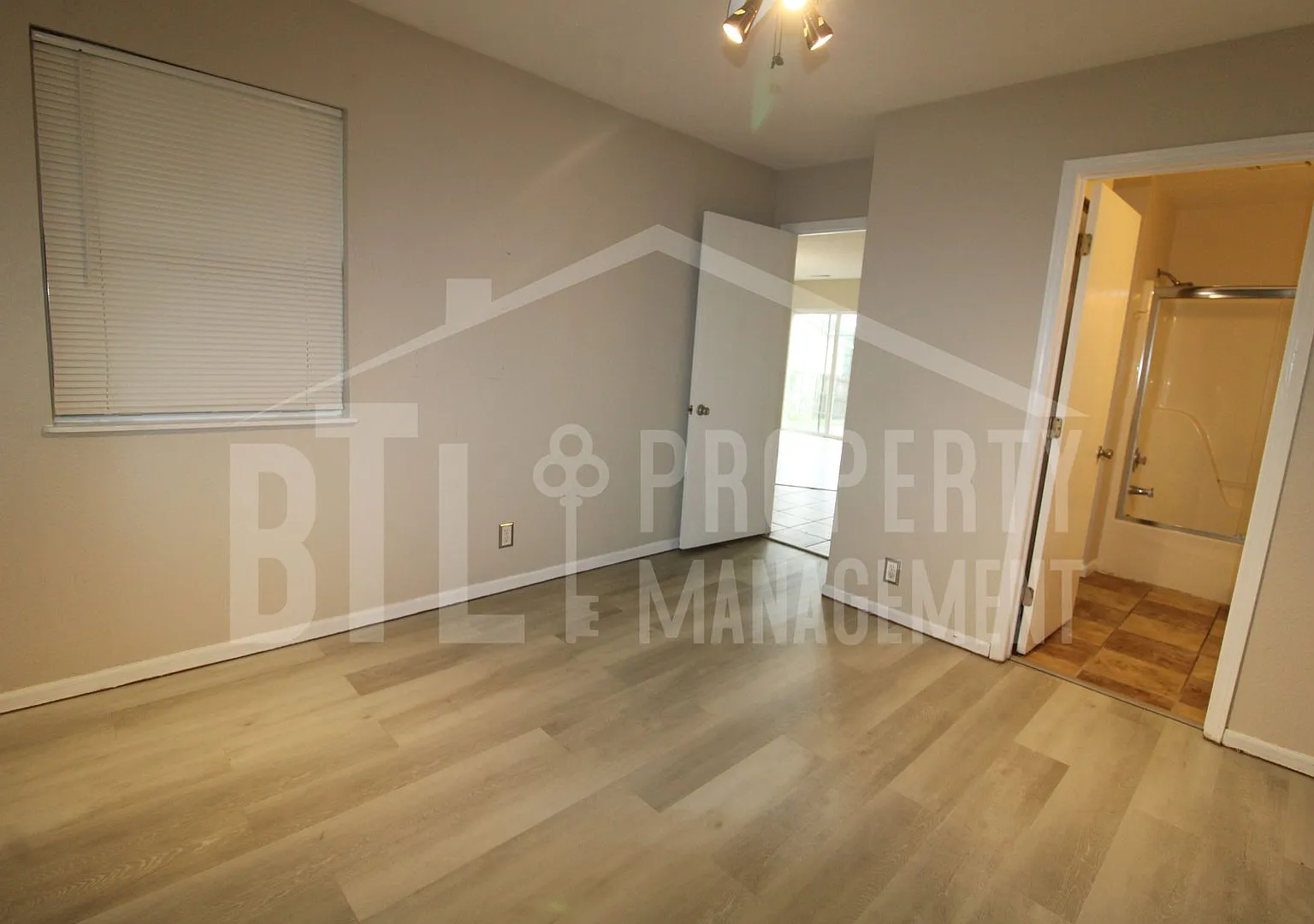 Beautiful 3BR Home in The Highlands Subdivision — Photo 3