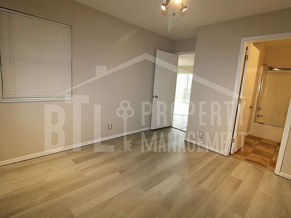 3rd image of 240 Fox Ridge Rd