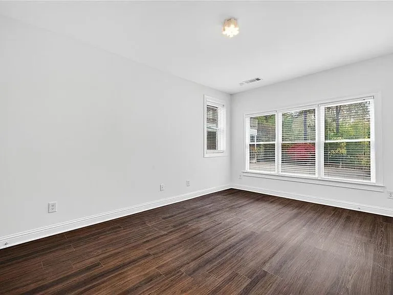 2063 Mason Mill Rd — Photo 31