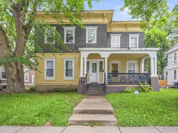 31 Cedar St #1, Oneonta, NY 13820