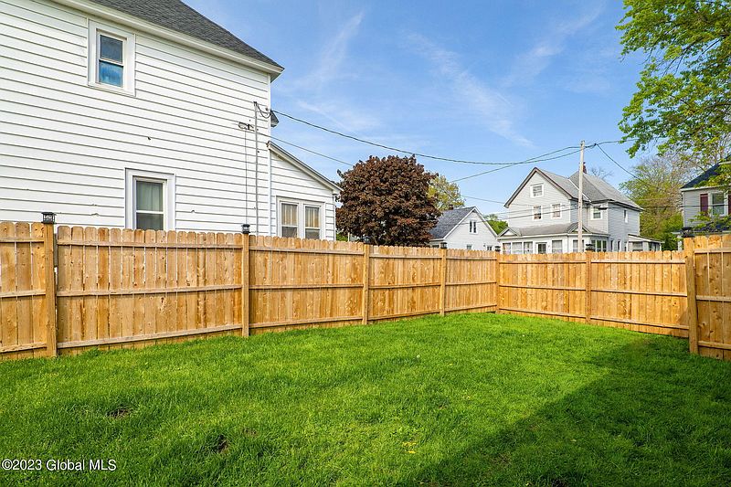 5th image of 15 Glenwood Avenue