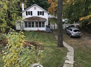 109 Old Glenham Rd, Fishkill, NY 12524