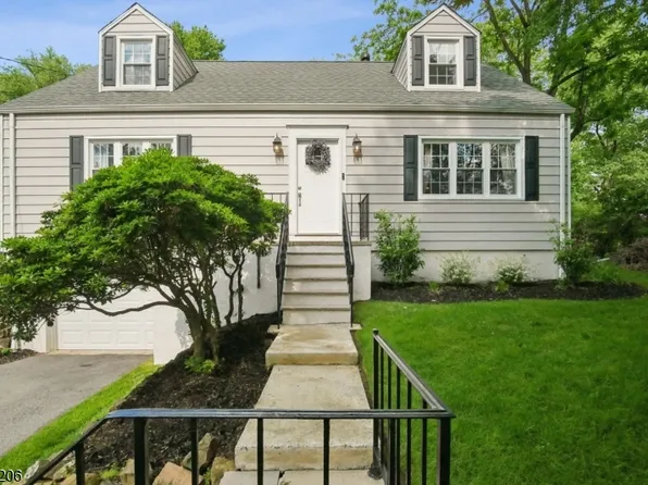 11 Western Blvd, Long Hill Twp., NJ 07933