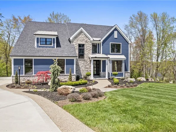 133 Woodford Dr, Evans City, PA 16033