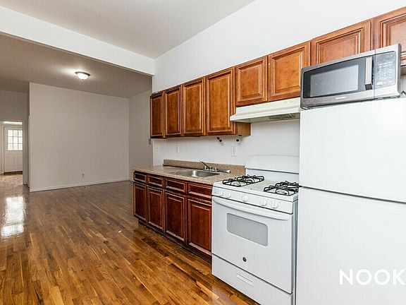 3rd image of 78 Starr St APT 1L