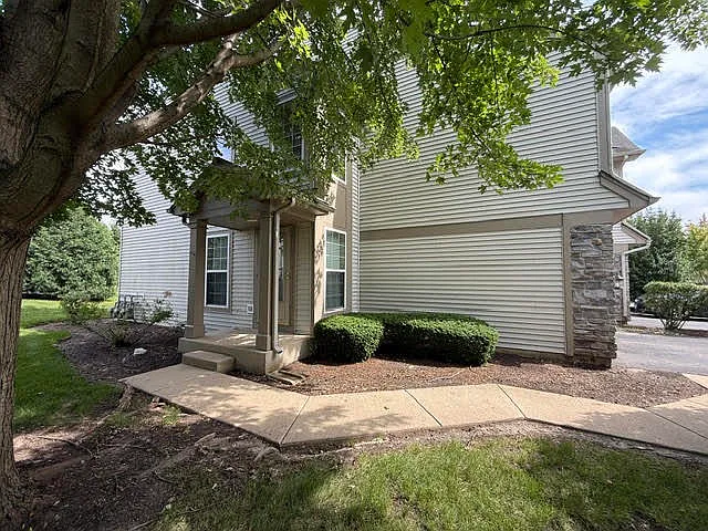 477 Belvedere Ln — Photo 2