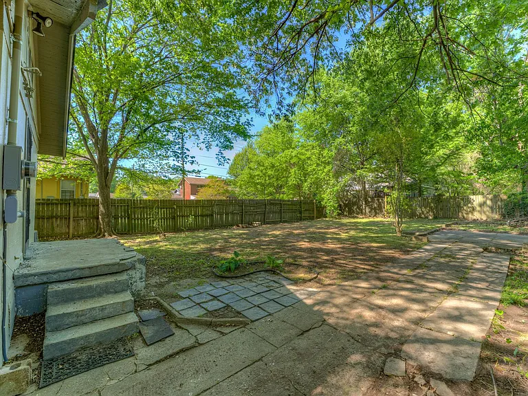 345 Malvern St — Photo 23