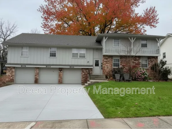 8422 Travis Ln, Overland Park, KS 66212