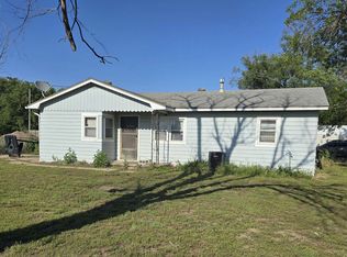 2402 N Hoover St, Wichita, KS 67205