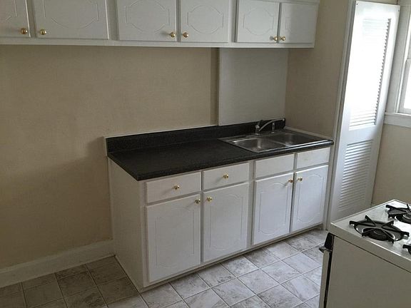 2nd image of 605 Hammond St APT 3