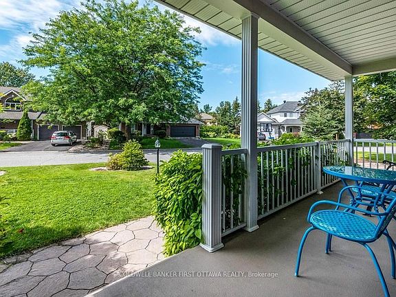 3rd image of 5 Hearn Cres