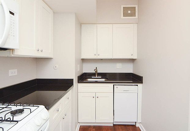 2nd image of 4878.5 N Magnolia Ave #G