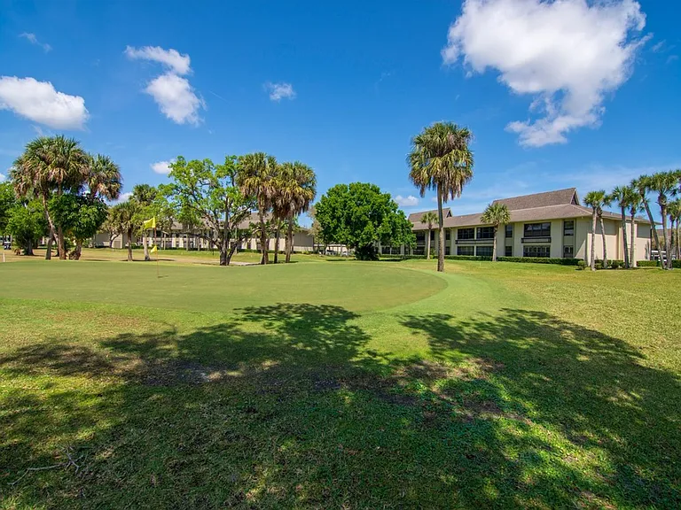 28 Plantation Dr #204 — Photo 49