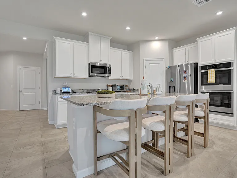 12749 SW Orvieto Way — Photo 10
