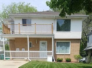 4036 W Green Tree Rd, Milwaukee, WI 53209