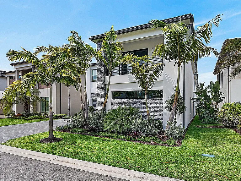 8561 Crystal Downs Ave — Photo 3